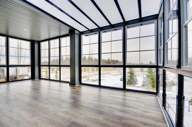 room without furniture, walls made of glass.light image